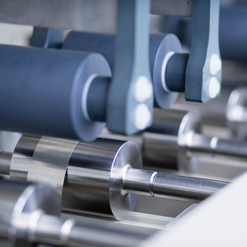 Bandanlage zum Elektropolieren in separaten Anlagezonen