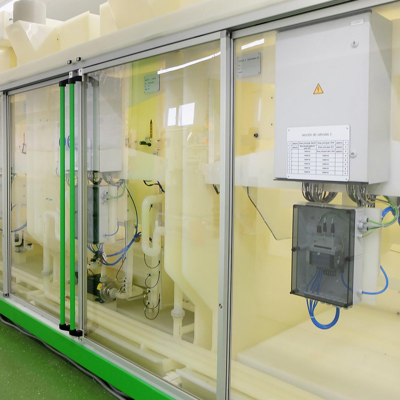 Polybruch-Ätzanlage mit rotierenden Spezialtrommeln