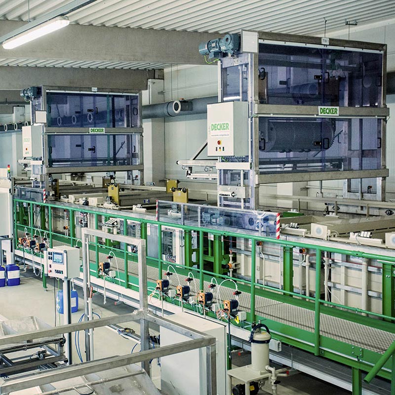 Phosphatieren von Stahlteilen und Nanobeschichten von Aluminiumteilen