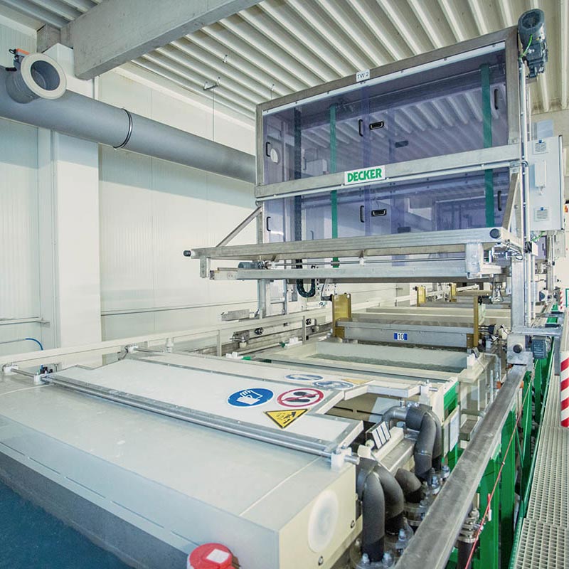 Phosphatieren von Stahlteilen und Nanobeschichten von Aluminiumteilen