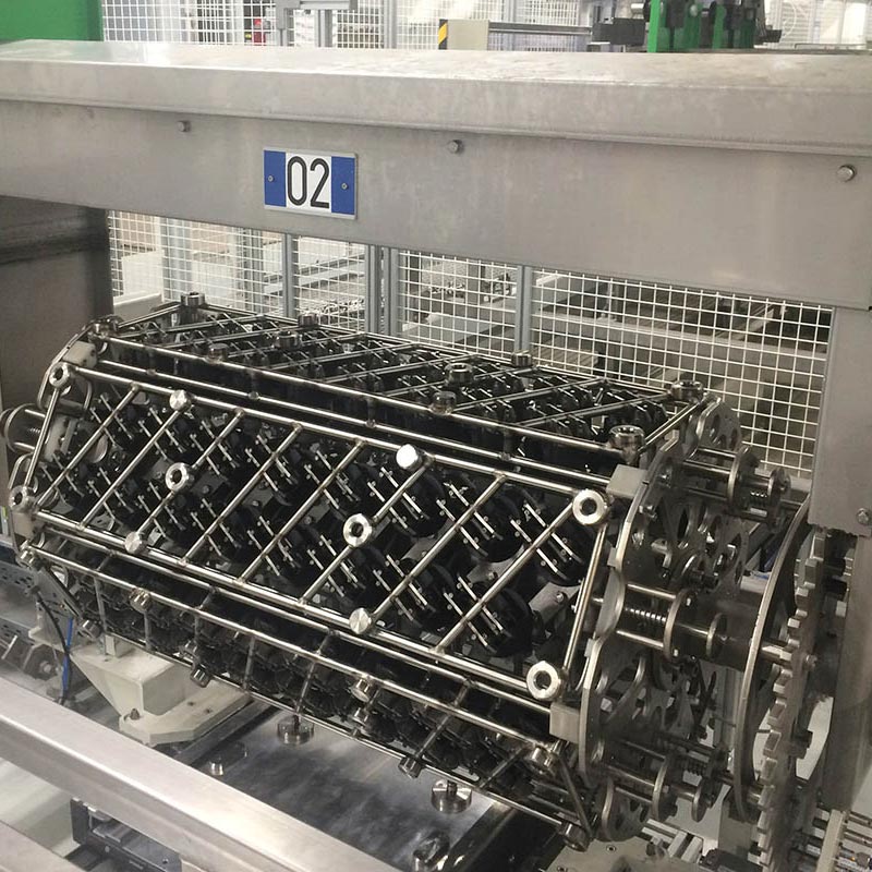 Vollautomatische Bestückung und Entladung, Beölen, Phosphatieren, Entfetten und Beizen von Fahrzeug-Funktionsteilen aus Stahl