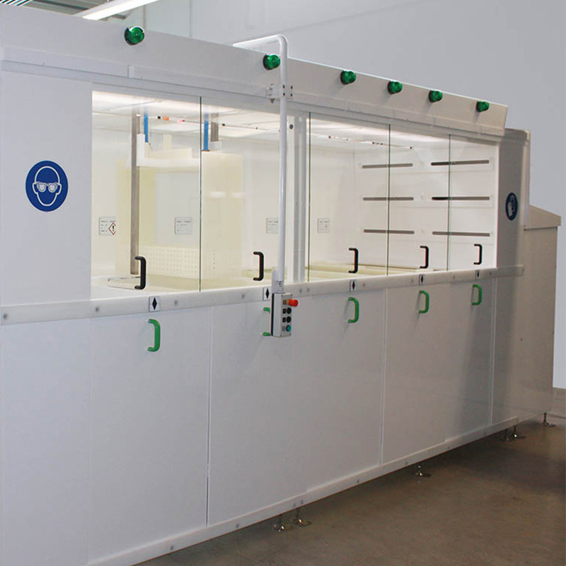 Semi-automatische Anlage zum nasschemischen Reinigen und Trocknen großer Siliziumstücke