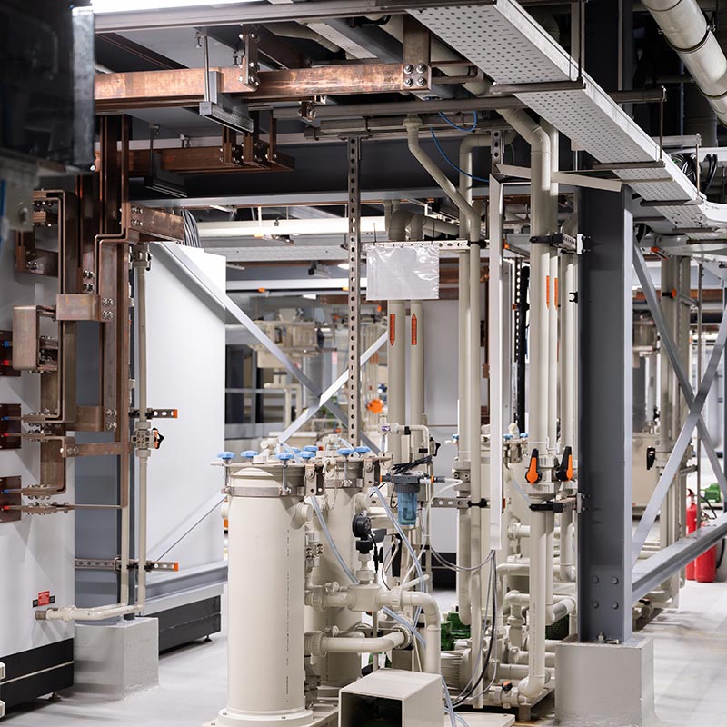 hochkorrosionsbeständige Beschichtung von Metallteilen mittels Zink‑ und Zink‑Nickel‑Elektrolyte