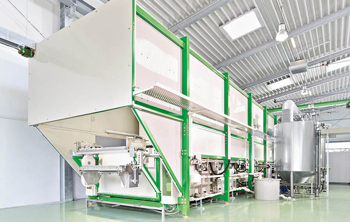 Beizanlage für dekorative Fahrzeugkomponenten aus Aluminium