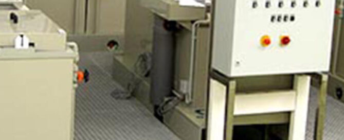 Flexible Eloxal-Handanlage zum Anodisieren und Färben bzw. Chromatieren von Zerspanungsteilen aus Aluminium