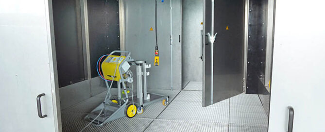 Mobile und kompakte Rissprüfkabine mit separater Trockenkammer